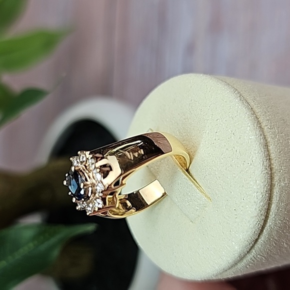 14KT YELLOW GOLD DIAMOND AND SAPPHIRE RING - Picture 3 of 15